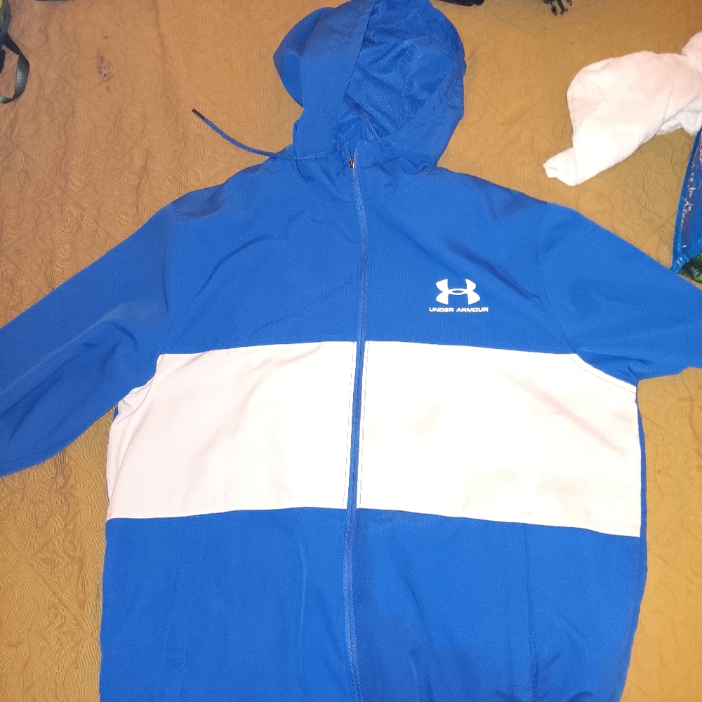 Zip up windbreaker